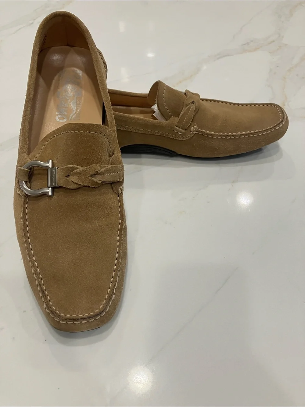 Ferragamo Men's Driving Moccasin Tan Suede w/ Silver Tone Accents Sz 8D - EUC